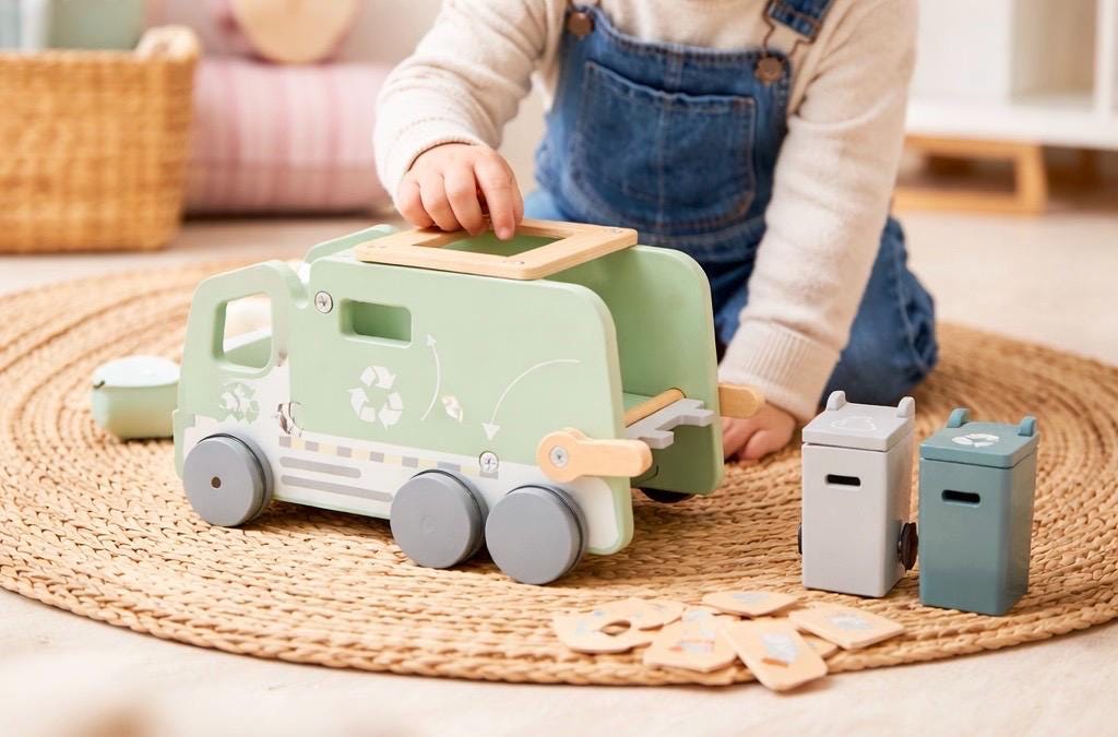Wooden Recycling Truck Toy – Montessori Sorting Toddler Learning (Sustainable)
